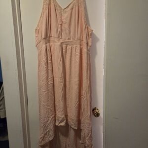 Chic Lace-Trimmed Midi Dress in Soft Peach